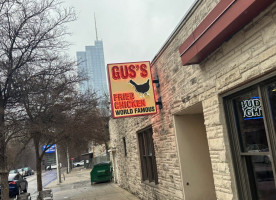 Gus’s World Famous Fried Chicken outside