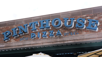 Pinthouse Pizza food