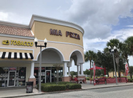 Mia Pizza outside