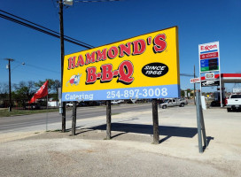 Hammond's B-b-q outside