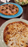 Poppy's Pizza Grill food