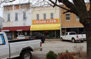 Ozark Cafe outside