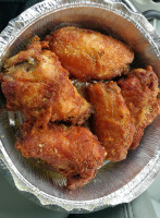 Tastee Pizza Wings food