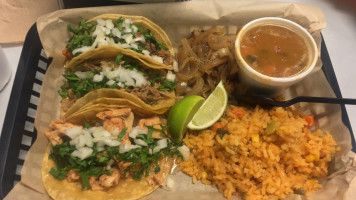 Tranky's Tacos food