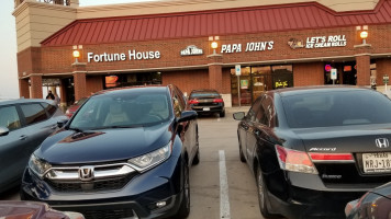 Fortune House Chinese Cuisine outside