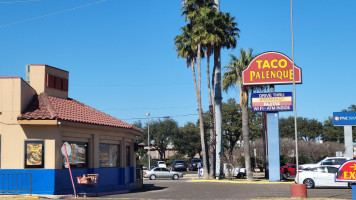 Taco Palenque outside