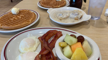 Huddle House food