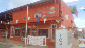 Abanero Burger outside