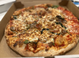 Bacio Pizzeria food