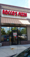 Rocco's Pizza outside