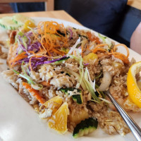 Heng's Thai Cuisine food