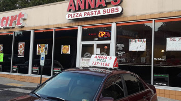 Anna's Pizza Pasta Subs outside