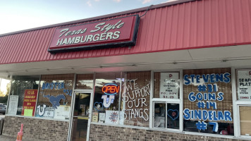 Red Top Texas Style Burgers outside