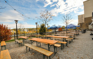 Hofbrauhaus Pittsburgh outside