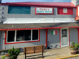 Pieros Pasta House outside