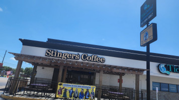 Stingers Coffee outside