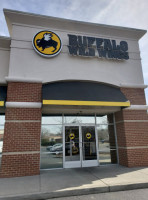 Buffalo Wild Wings outside