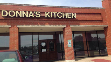 Donna's Kitchen outside