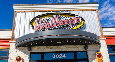 Wallbangers Burger food