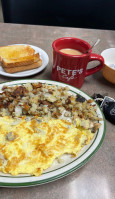 Pete's Cafe food