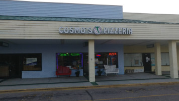 Cosmo's Pizzeria outside