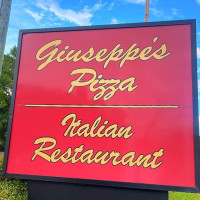 Giuseppes Pizza Italian food