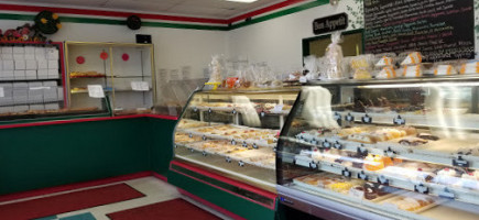 Calvitto's Pizza Bakery food