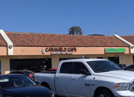 Caramelo Café outside