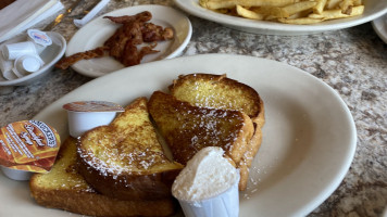 Lancers Diner food