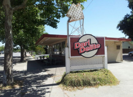 Dari Delite Drive-in outside