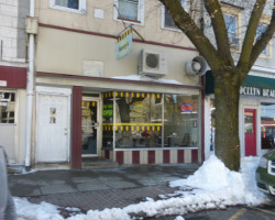 Barry's Luncheonette Cafe And Restaurant food