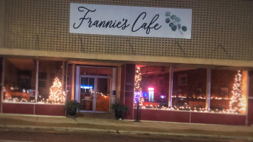 Frannie's Cafe outside