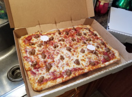 Angelina's Pizza food