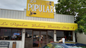 La Popular Bakery Burrito Stop outside