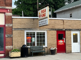 Battle Ground Pizza King outside