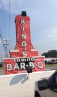 King's Barbecue outside