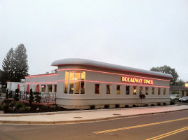 Broadway Diner outside