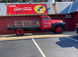 Hamburger Barn outside