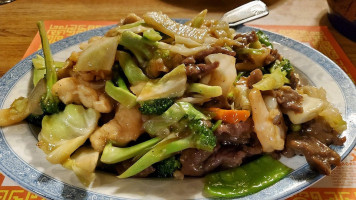 Canton Dragon Chinese Cuisine food