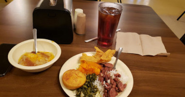 Estelle's Southern Cuisine food