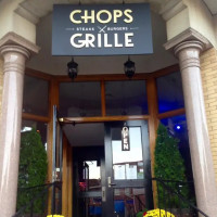 Chops Grille outside