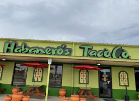 Habanero's Taco Co. outside