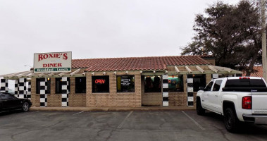 Roxie's Diner outside