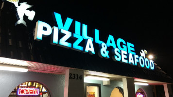 Village Pizza Seafood (league City) inside