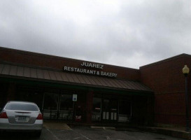 Juarez Bakery outside