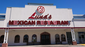 Luna's Mexican outside