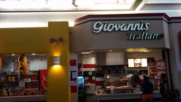 Giovanni's Pizza food