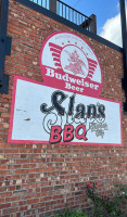 Slap's Bbq inside