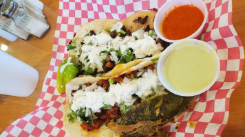 Garibaldy's Tacos food