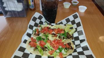 Garibaldy's Tacos food